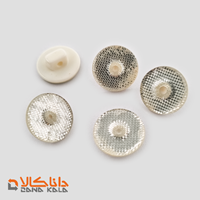 دکمه پایه دار سایز 19 شفاف طرح شطرنجی(قیمت صحیح است و موجود می باشد)